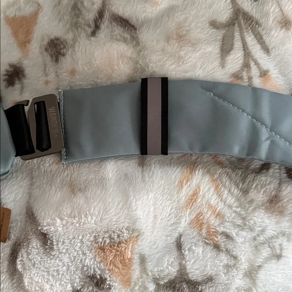 New WANDER crossbody satchel 🍀🍀 - Picture 5 of 10